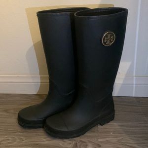 Navy Tory Burch Rainboots with Gold Emblem